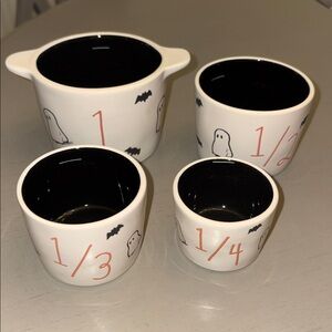 Rae Dunn Peanuts Snoopy Halloween Measuring Cup Set